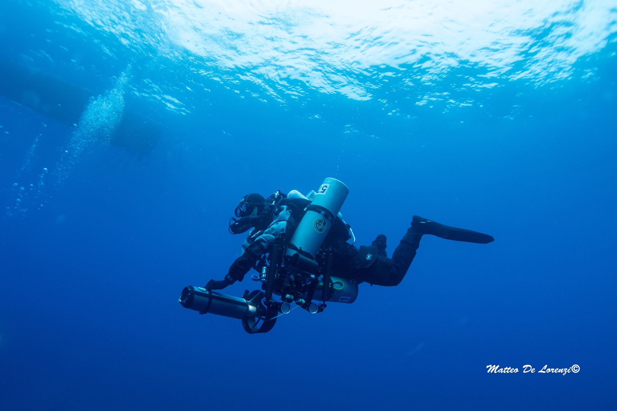 Stefano Paludetto in immersione con bibombola e scooter subacqueo DPV